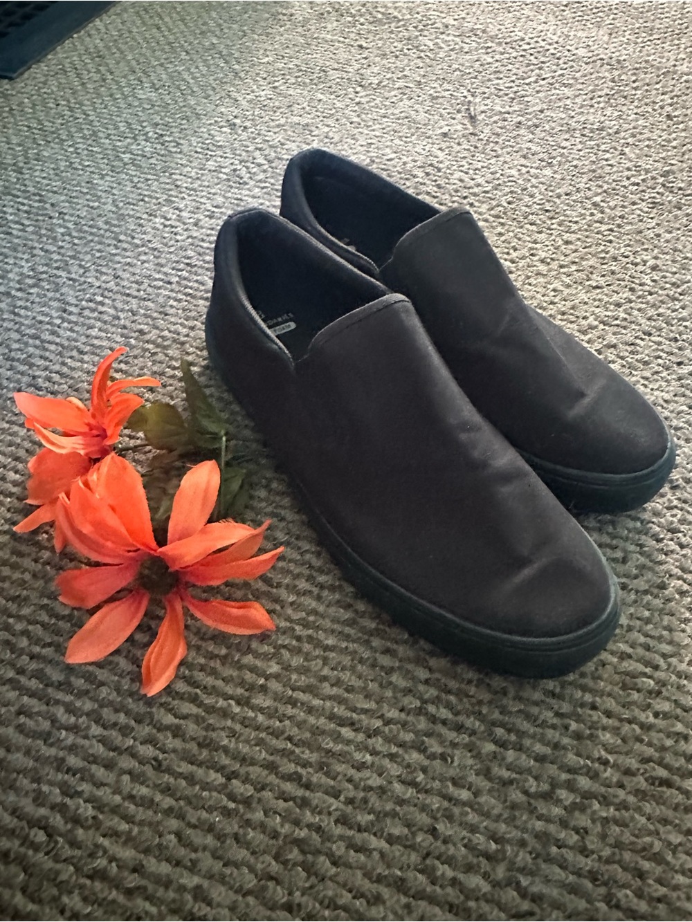 No Boundaries Memory-Foam Black Slip-On Shoes!